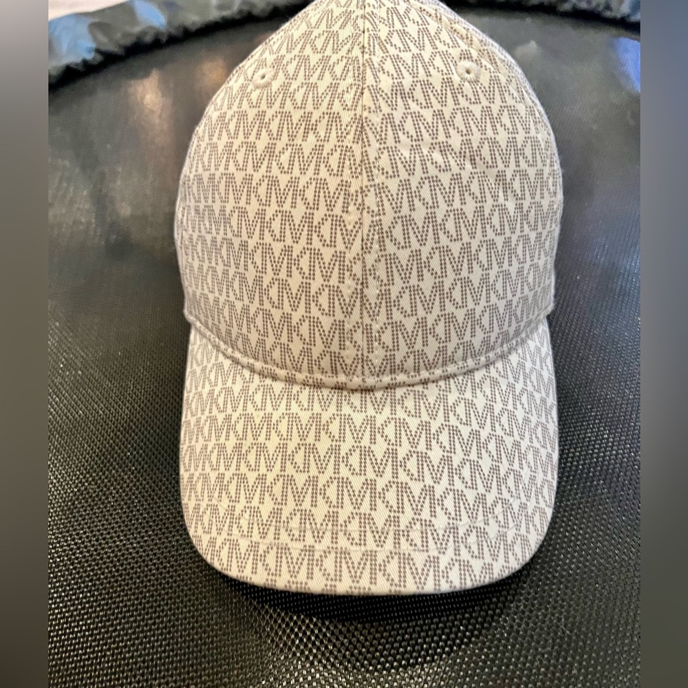 MICHAEL KORS Monogram MK Logo Signature Baseball Adjustable Hat in White